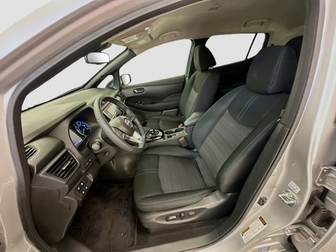 Used 2025 Nissan Leaf SV Plus FWD image 13