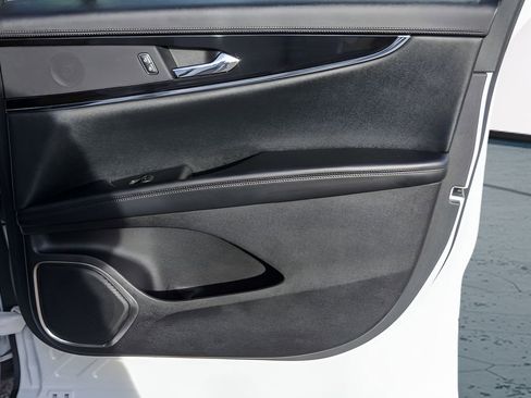 Used 2021 Lincoln Nautilus FWD w/ Equipment Group 101A image 29