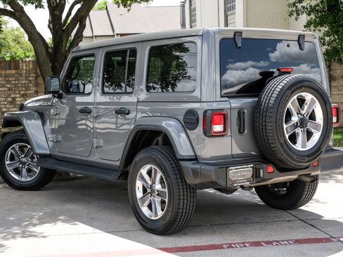 Used 2022 Jeep Wrangler Unlimited Sahara AWD/4WD image 20