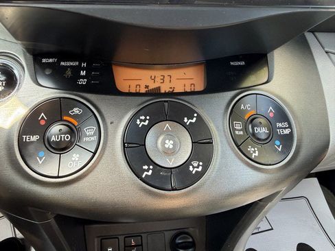 Used 2010 Toyota RAV4 Limited AWD/4WD image 34