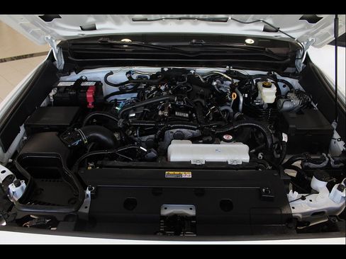 Used 2024 Toyota Tacoma SR AWD/4WD image 33