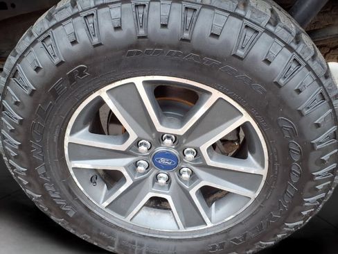 Used 2016 Ford F150 XLT w/ Equipment Group 302A Luxury AWD/4WD image 9