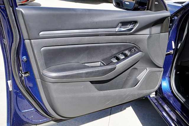 Used 2024 Nissan Altima 2.5 SR FWD image 32