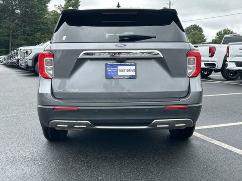 Used 2022 Ford Explorer XLT w/ Equipment Group 202A RWD image 4