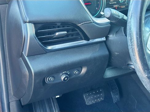 Used 2018 Chevrolet Traverse Premier w/ Driver Confidence II Package image 11