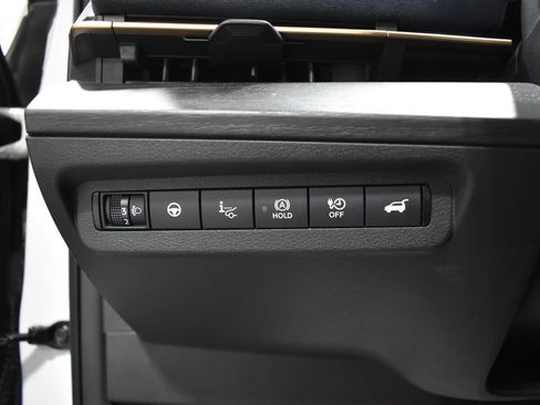Certified 2023 Nissan Ariya AWD/4WD image 19