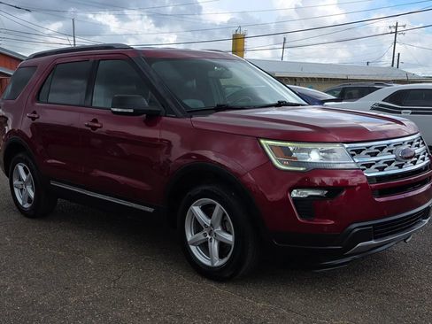 Used 2019 Ford Explorer XLT w/ Equipment Group 202A FWD image 1