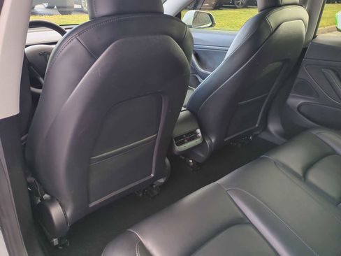 Used 2021 Tesla Model 3 Standard Range Plus image 17
