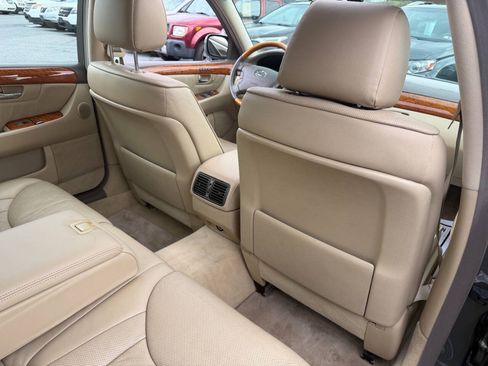 Used 2005 Lexus LS 430 RWD image 39