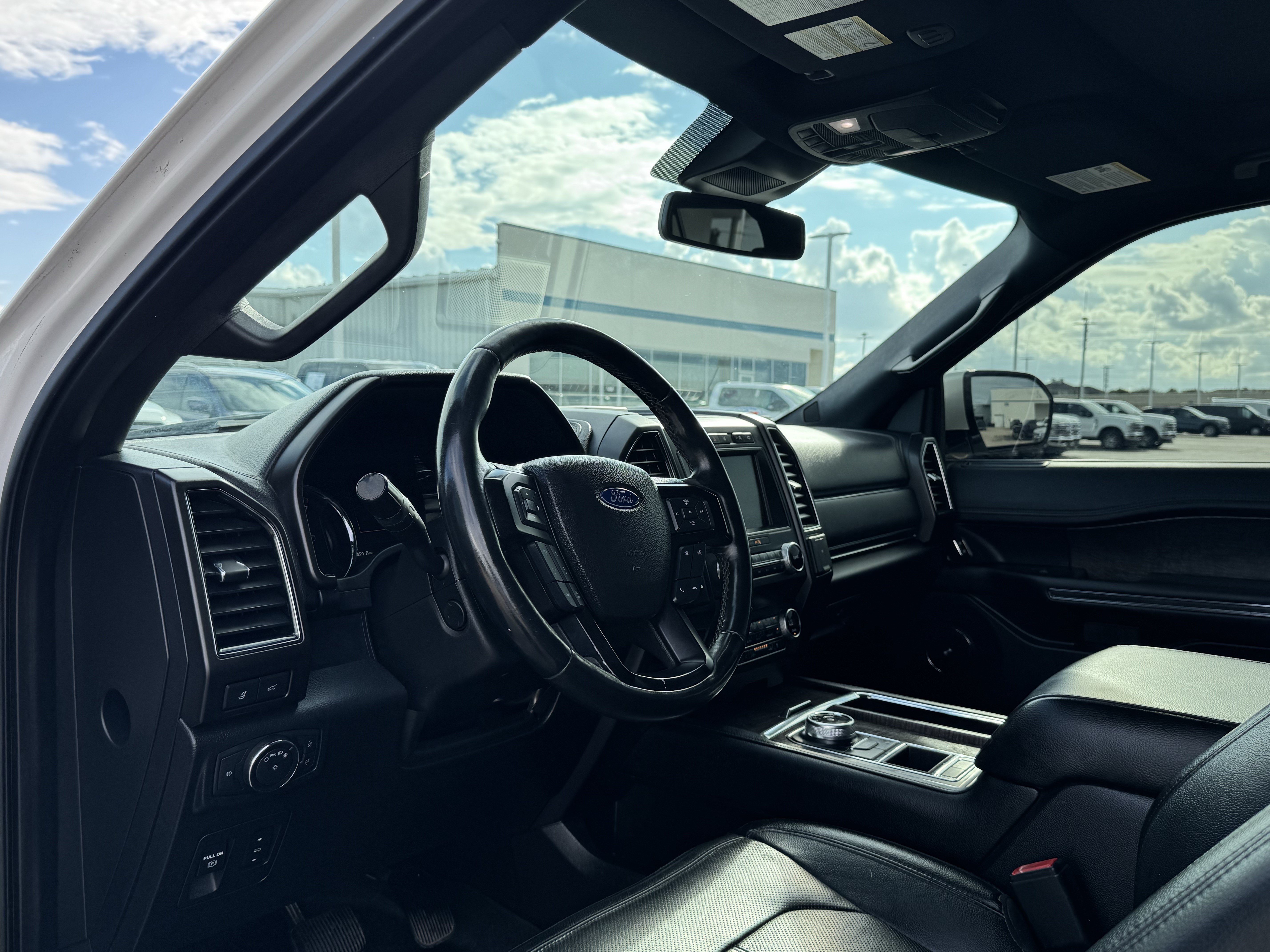 Used 2019 Ford Expedition Limited w/ Equipment Group 302A RWD image 15