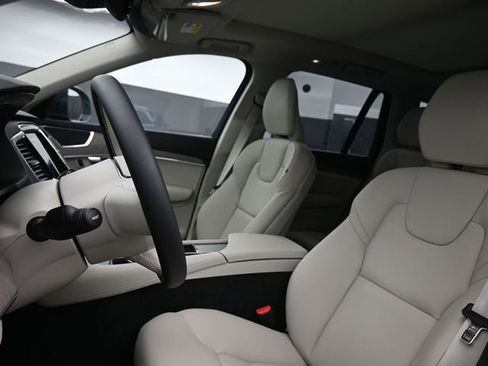 Used 2025 Volvo XC90 B6 Plus w/ Protection Package Premier image 9