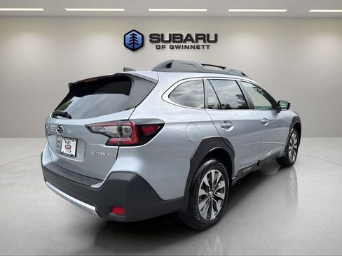 Used 2025 Subaru Outback Limited AWD/4WD image 5