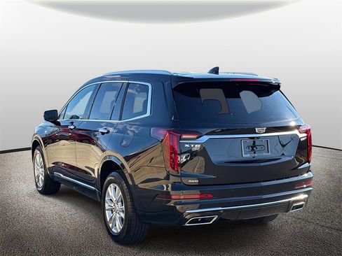 Used 2025 Cadillac XT6 Luxury image 6