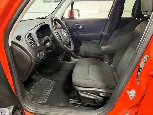 Used 2020 Jeep Renegade Altitude w/ UConnect 8.4 Nav Group AWD/4WD image 11