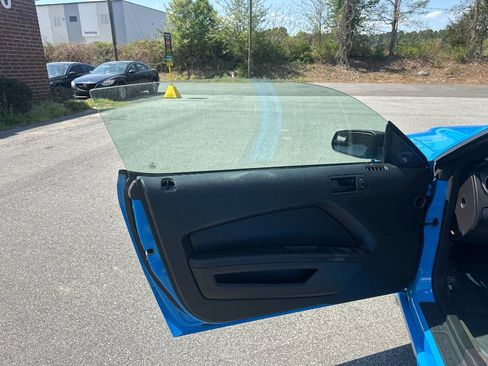 Used 2013 Ford Mustang Convertible RWD image 13