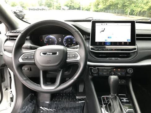 Used 2022 Jeep Compass High Altitude AWD/4WD image 23