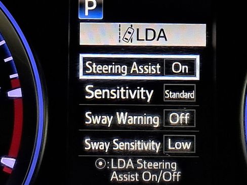 Used 2019 Toyota Highlander SE image 11