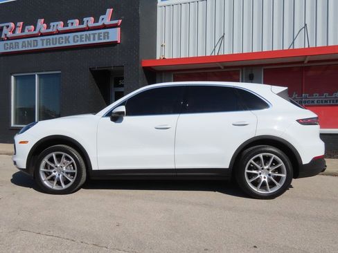 Used 2019 Porsche Cayenne image 16