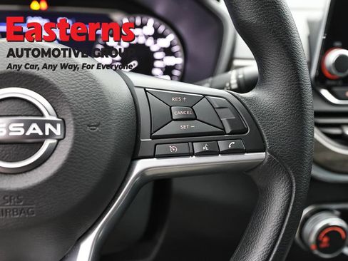 Used 2025 Nissan Altima 2.5 SV FWD image 16
