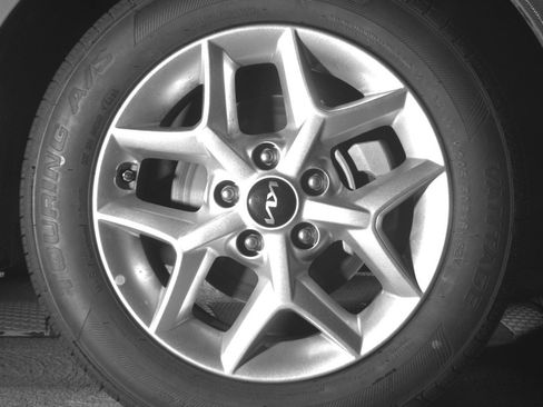Used 2025 Kia Soul LX w/ LX Technology Package FWD image 20