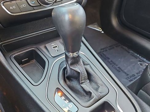 Used 2021 Jeep Cherokee Latitude Lux 80th Anniv w/ Quick Order Package 26U 80TH image 22