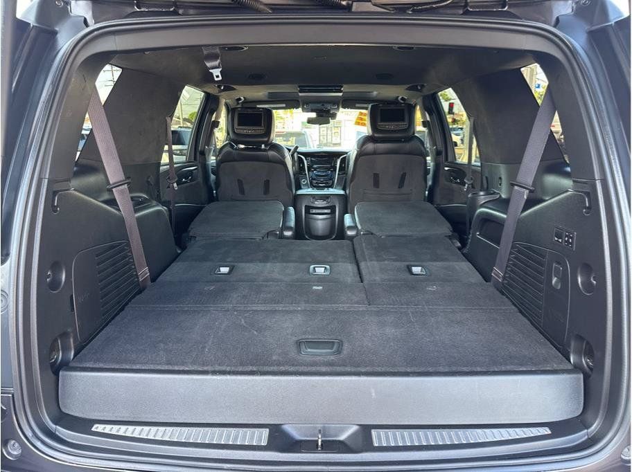 Used 2017 Cadillac Escalade Platinum AWD/4WD image 23
