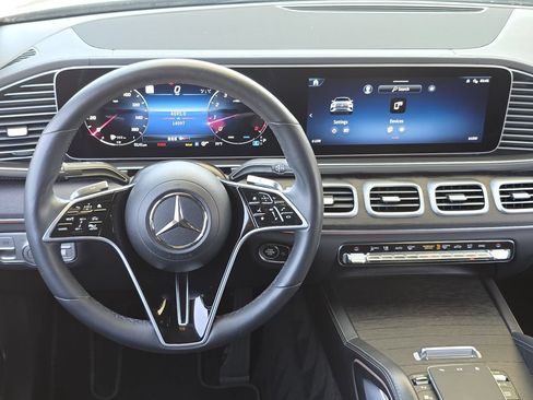 Used 2025 Mercedes-Benz GLE 450 4MATIC Coupe image 10