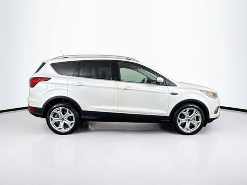 Used 2019 Ford Escape Titanium FWD image 11