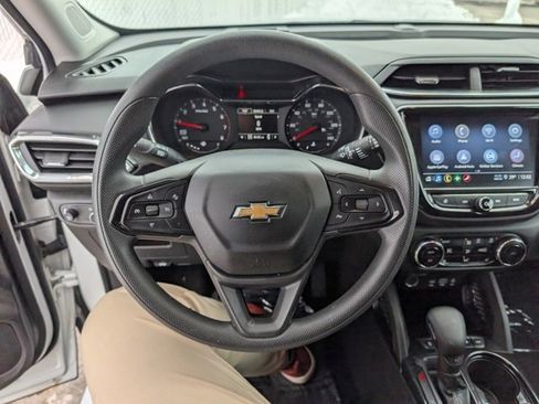 Used 2023 Chevrolet TrailBlazer LT w/ Convenience Package image 11