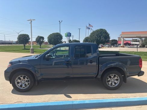 Used 2021 Nissan Frontier SV image 5