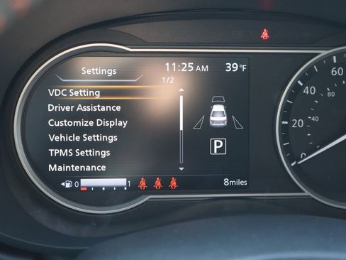 New 2025 Nissan Versa SR w/ Trunk Package image 22