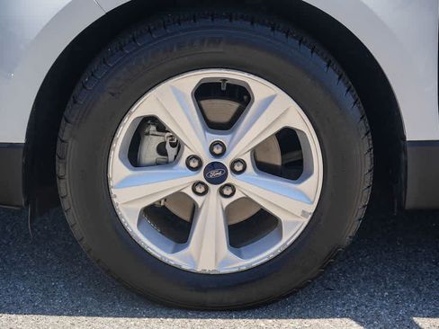 Used 2020 Ford Edge SE FWD image 11