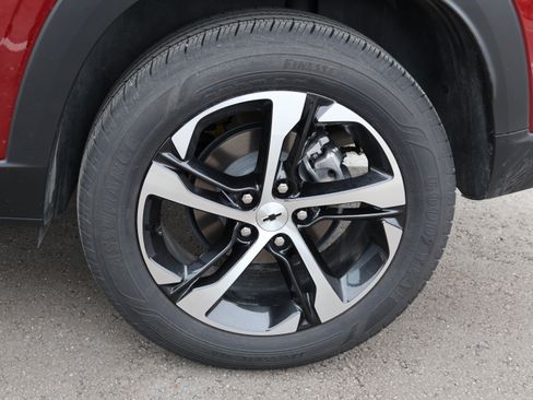 Used 2025 Chevrolet Trax RS w/ Sunroof Package image 42