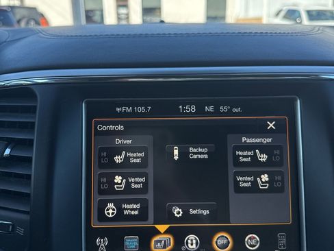 Used 2017 Jeep Grand Cherokee Overland w/ Jeep Active Safety Group image 13