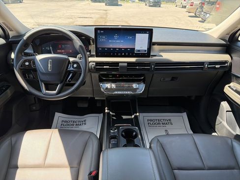 Used 2023 Lincoln Corsair AWD w/ Equipment Group 101A image 2