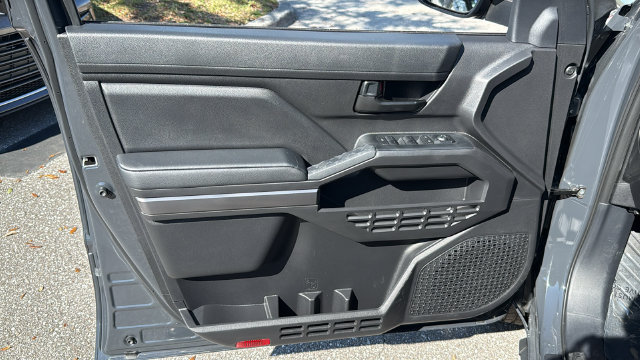 Used 2025 Toyota Tacoma SR5 AWD/4WD image 16