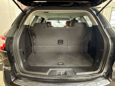 Used 2017 Chevrolet Traverse LT image 24