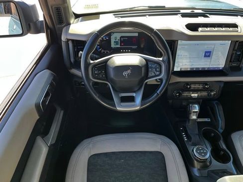 Used 2023 Ford Bronco Wildtrak image 14