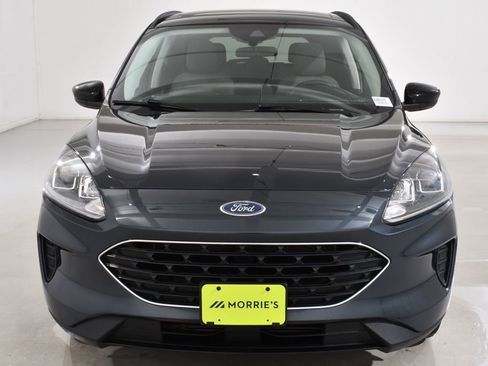 Used 2022 Ford Escape SE w/ SE Sport Appearance Package image 3