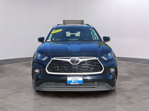 Used 2022 Toyota Highlander XLE AWD/4WD image 30