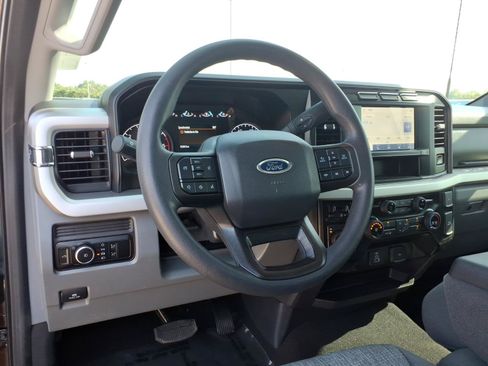 Used 2024 Ford F250 XLT w/ Snow Plow Prep Package AWD/4WD image 13