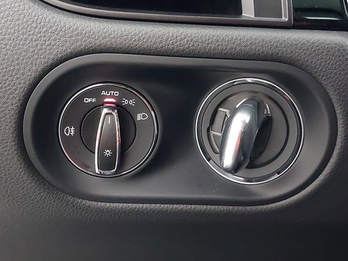 Used 2026 Porsche Macan image 28