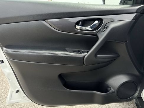 Used 2020 Nissan Rogue SV AWD/4WD image 21