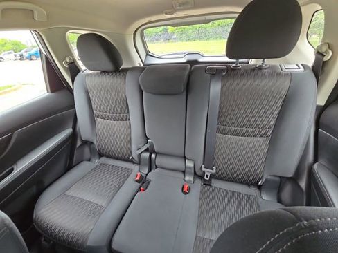 Used 2019 Nissan Rogue S FWD image 18