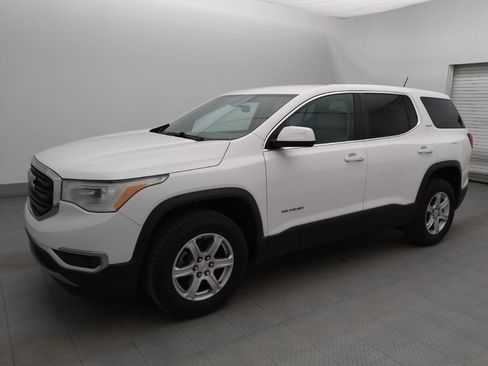 Used 2017 GMC Acadia SLE image 2