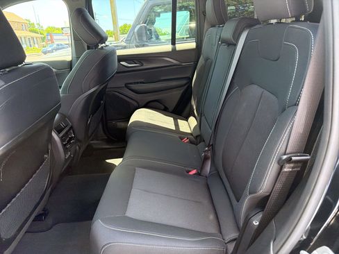 Certified 2025 Jeep Grand Cherokee Laredo X w/ Luxury Tech Group I AWD/4WD image 11
