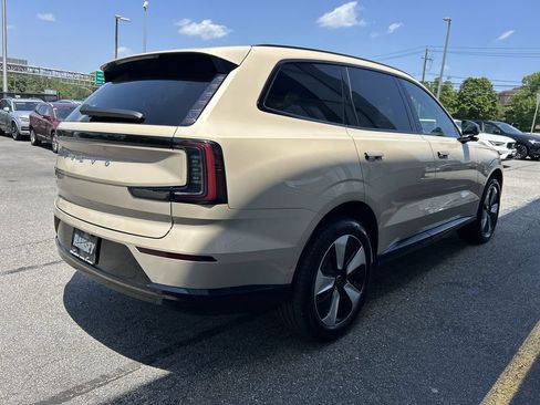 Certified 2025 Volvo EX90 Plus AWD/4WD image 8