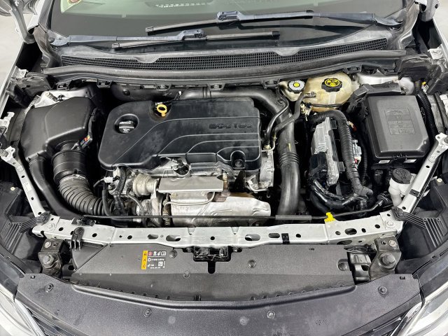 Used 2018 Chevrolet Cruze LS FWD image 24