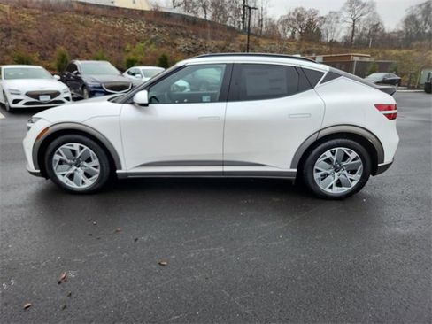 Used 2025 Genesis GV60 Advanced image 30