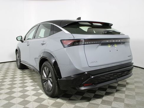 Used 2024 Nissan Ariya FWD image 32